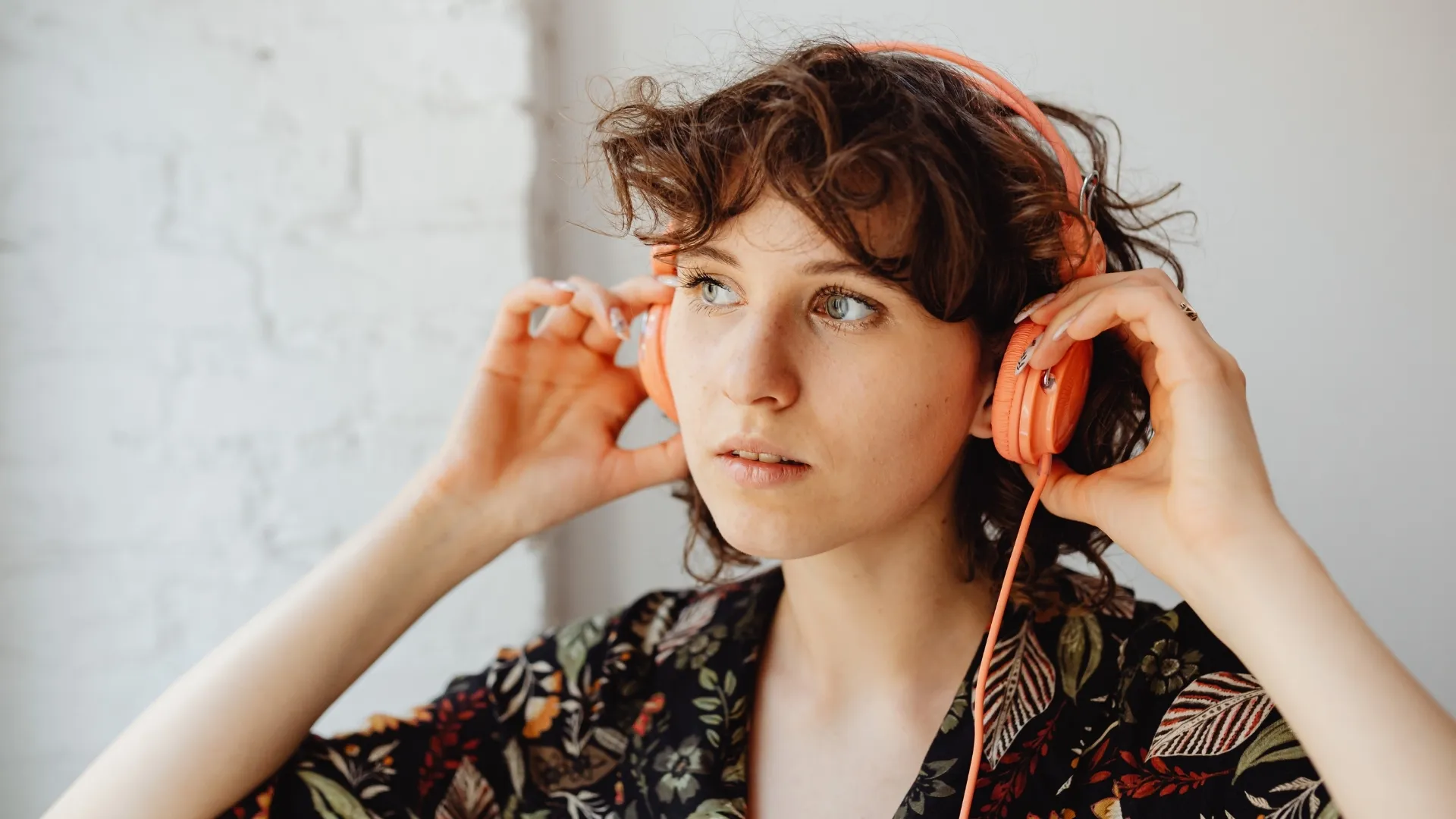 Discover the benefits of audio-based mindfulness exercises. Learn how focusing on sound can reduce stress and improve your overall auditory health.